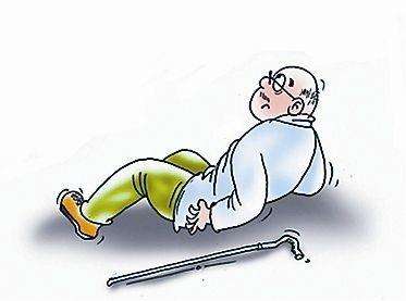 56歲老人散步時(shí)意外摔倒引發(fā)骨折，25保額遭拒賠，憑什么？
